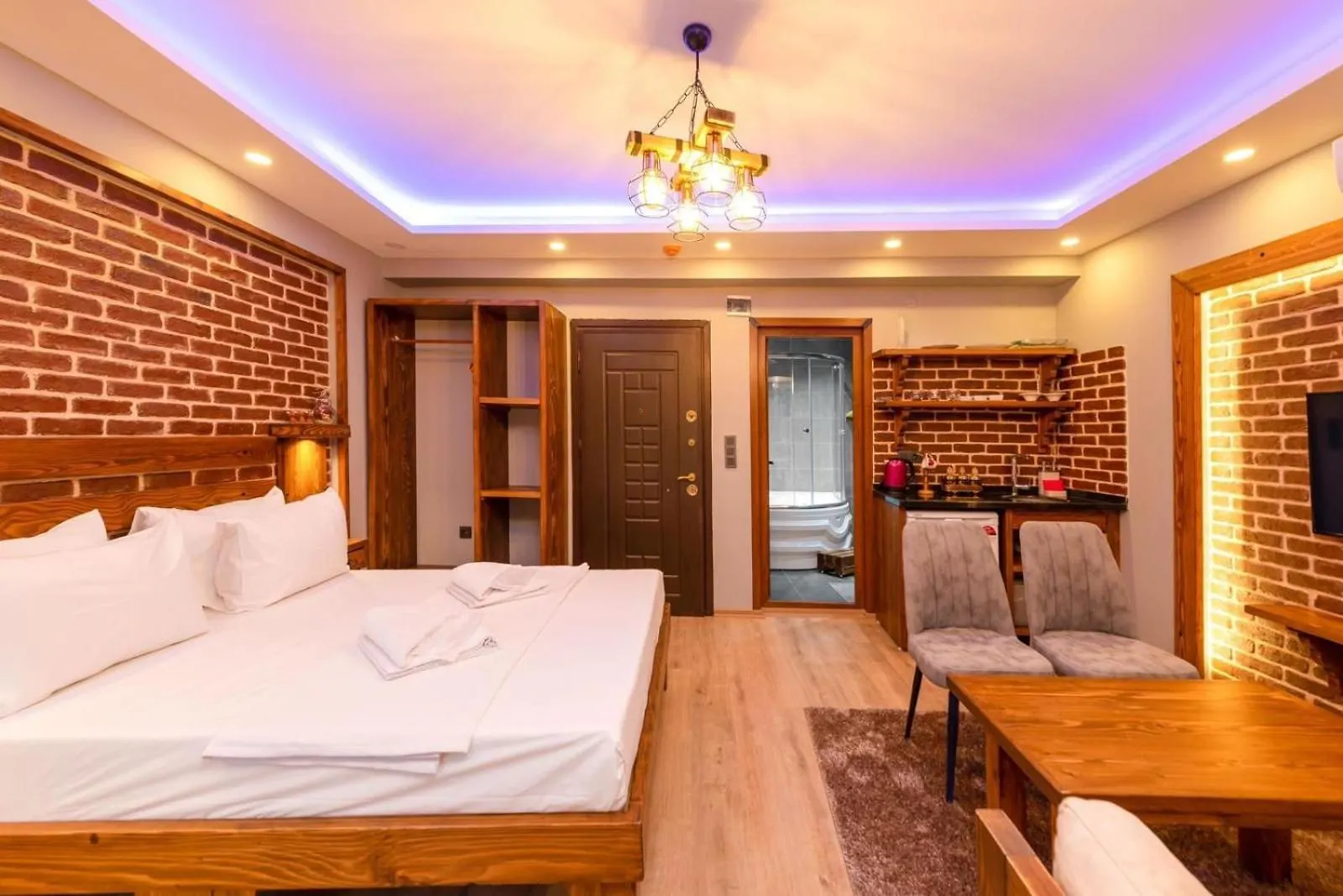 Ayasofya Suites contacts